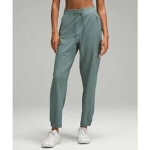 Lululemon License to Train‎ High-Rise Pant W5FFES size 4 medium forest